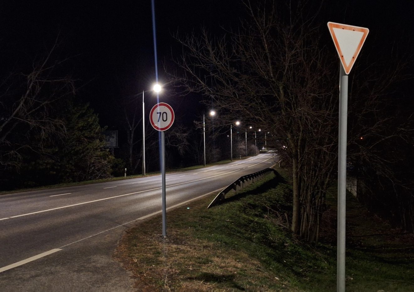 Várpalota. Várpalota sebesség. Várpalotán megengedett sebesség Rendőrség, trafi, traffipax. Gyorshajtás