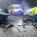 Két autó ütközött össze a 24-es főúton. Autóbaleset