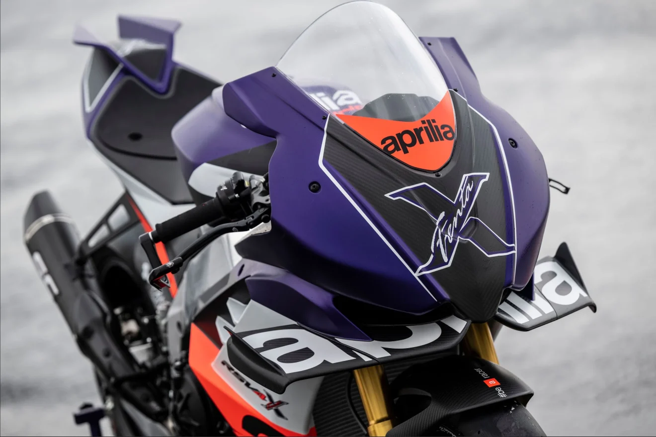 Aprilia X Trenta Honda NR750. 0 km-es Honda NR750. Új, nem használt Honda NR750. Motorkiállitás 2025. Márkák hétvégéje. Motor kiállítás 2025