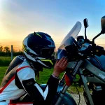 Tóth Fanni Csajos csaj Motoros csaj Tiktok Benzin illata. Csajok a motoron. csajokamotoron