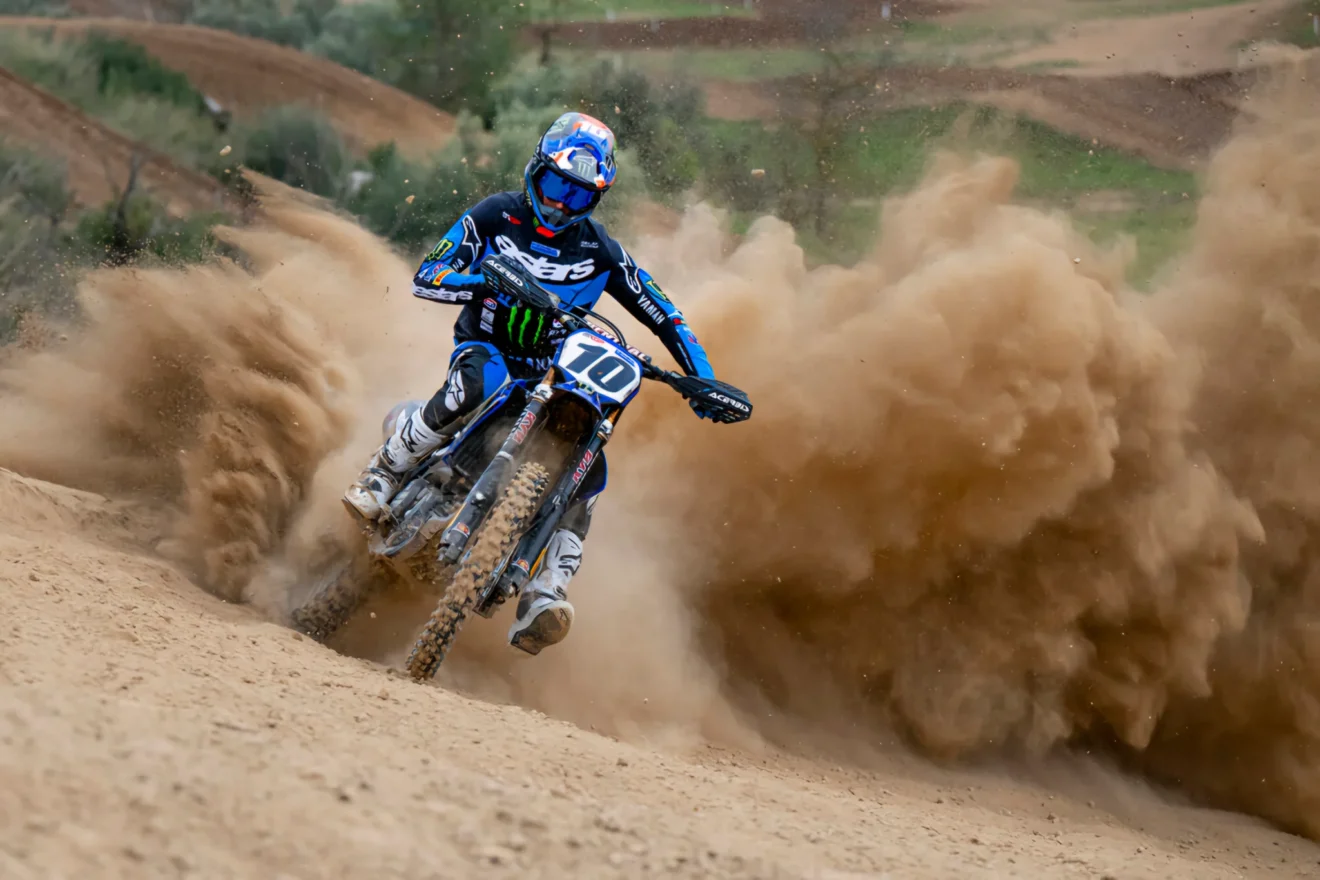 Calvin Vlaanderen élete, története és Calvin Vlaanderen karrierje. MX2 és MXGP. Yamaha pályafutása.