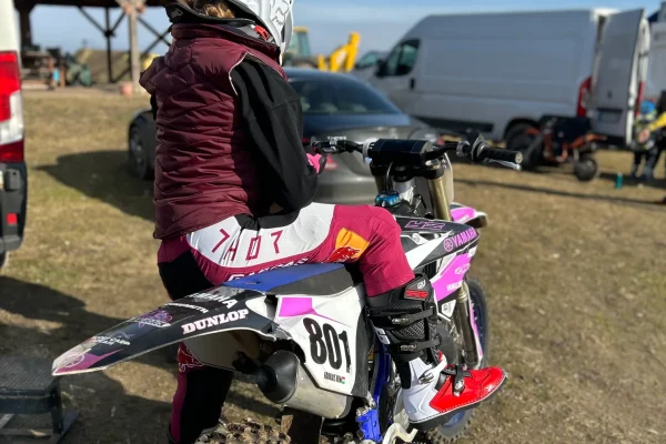 Farkas Renáta kemény edzései és céljai a terepmotorozás világában. Ismerje meg a Maci Racing Team versenyzőjét! Motorozás motokrossz, motokrossz, terepmotorozás, gyorsasági motorozás, motorversenyzés, Verseny megmérettetés, bajnokság, kihívás, futam, Edzés, felkészülés, tréning, gyakorlás, erőnléti edzésfelkészülés, tréning, gyakorlás, erőnléti edzésfelkészülés, tréning, gyakorlás, erőnléti edzésfelkészülés, tréning, gyakorlás, erőnléti edzésfelkészülés, tréning, gyakorlás, erőnléti edzés, Kitartás, Motorsport, motorverseny, kétkerekű sport, extrém sport, gyorsasági szakág, felkészülés, tréning, gyakorlás, erőnléti edzés.