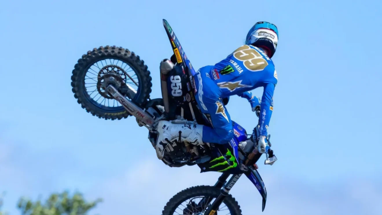 Maxime Renaux verseny közben. Maxime Renaux története. Maxime Renaux életrajza. Maxime Renaux karrierje. MX2 és MXGP