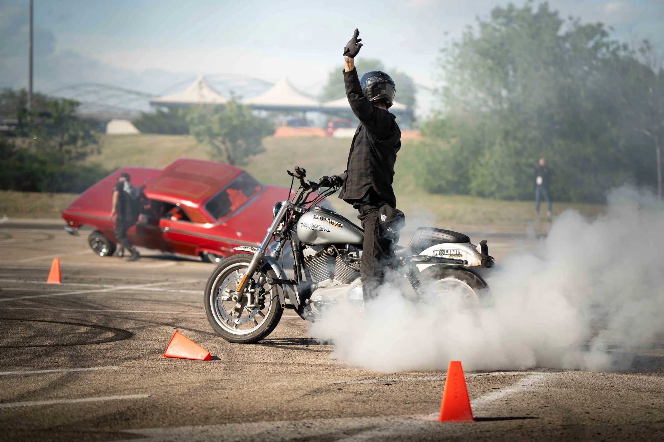 Az AMTS eseményei között a szuperautós drift-show és a motoros kaszkadőr bemutatók biztosan lenyűgöznek! AMTS Autó Motor Tining Show GTA Grand Theft Auto Family Show