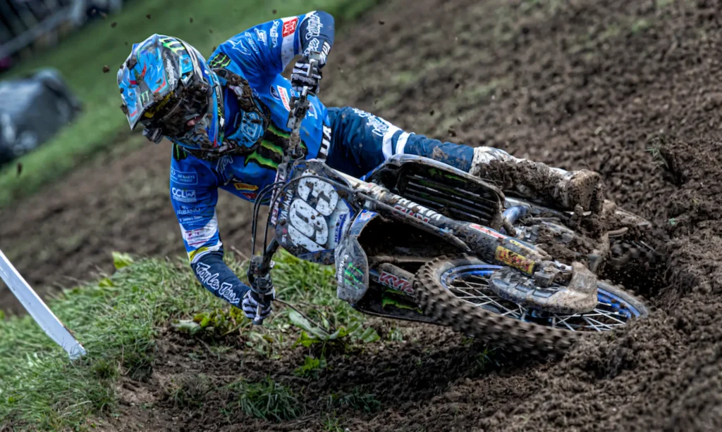 Jago Geerts az MXGP versenyen. Jago Geerts élete, története és karrierje. Yamaha motorral versenyzik.
