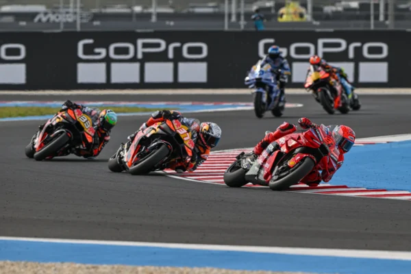 Jack Miller és Alex Márquez pályán történt vitája a MotoGP Magyar Nagydíjon, amely büntetéssel zárult