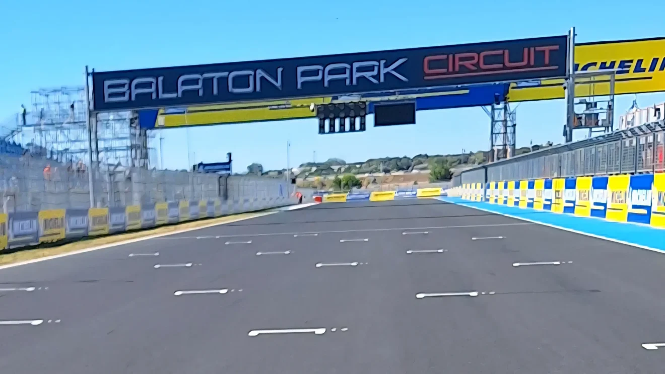 MotoGP 2026 versenynaptárhoz illusztráció. A képen a Magyar MotoGP pálya a Balaton Park Circuit rajtrácsa látható.