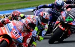 MotoE mezőny kanyarodik. Sajnos már nem sokáig mert ma bejelentette a FIM és a Dorna, hogy a MotoE megszűnik. Az elektromos motorverseny egyik nagy sztárja a magyar Varga Tibor MotoE kategóriában.