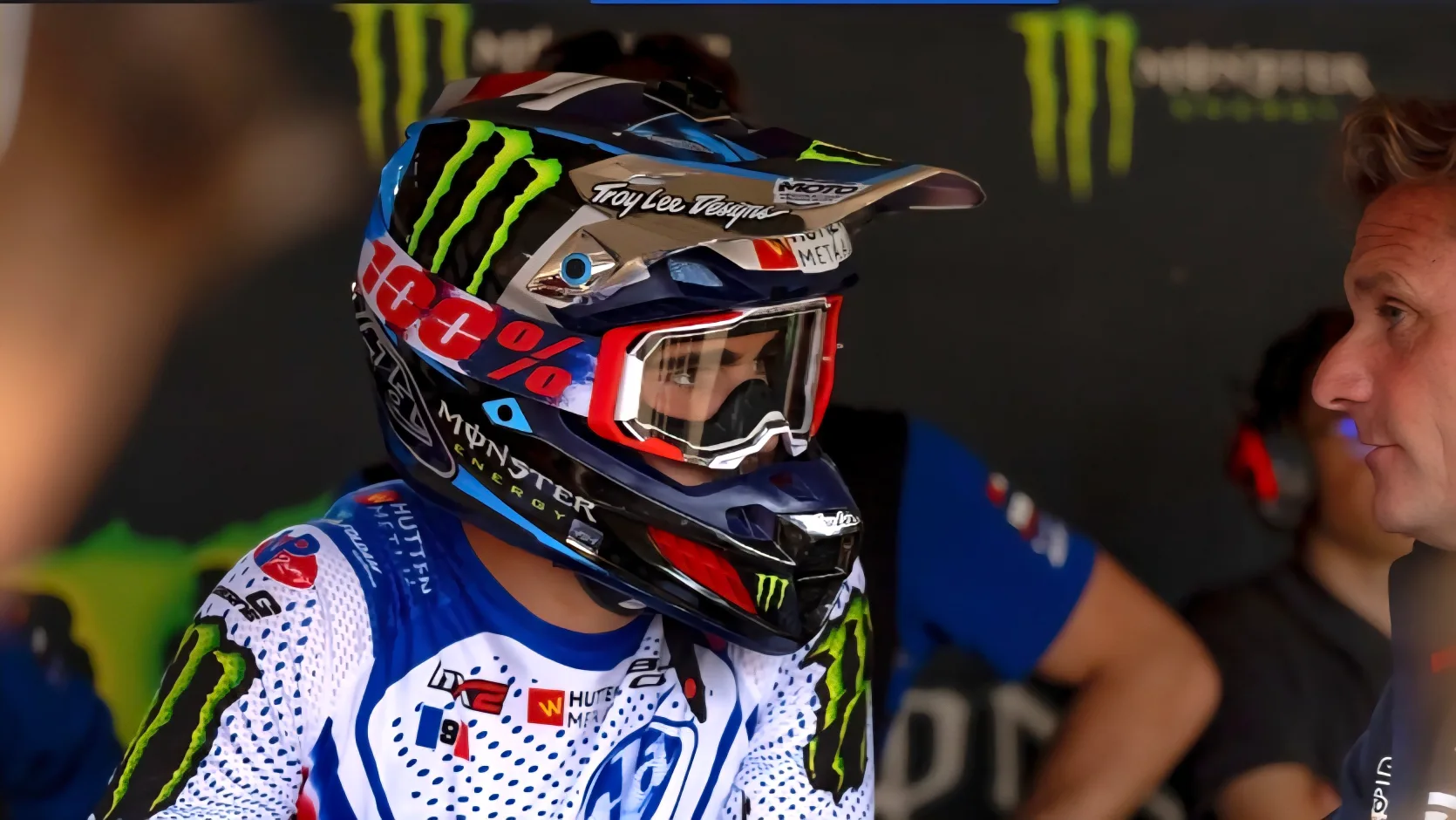 Thibault Benistant Yamaha MX2 motoron verseny közben a Motocross VB futamán