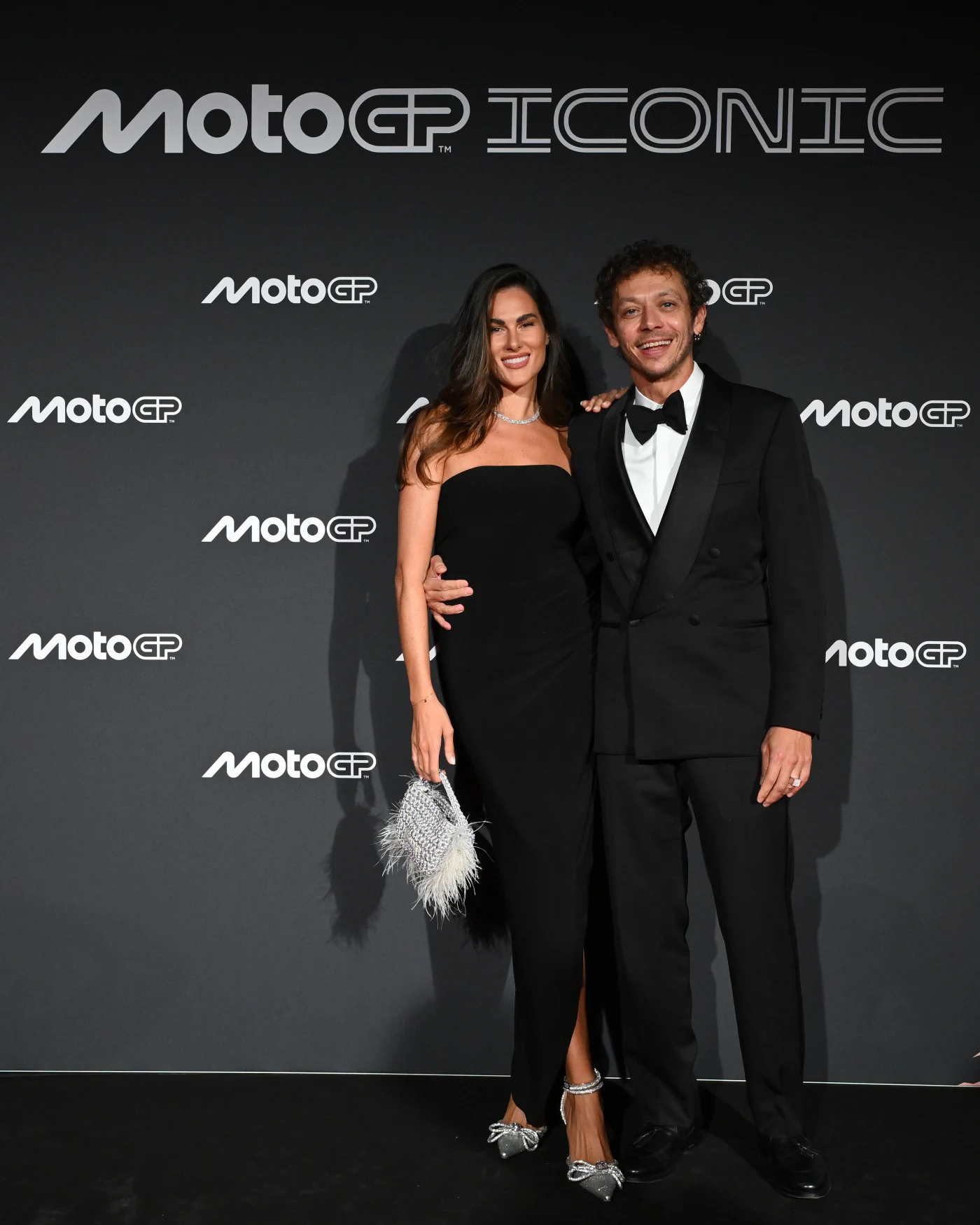 MotoGP Hall of Fame bemutató Rimini Teatro Amintore Galli színpadán legendás versenyzőkkel úgy mint Valentino Rossi, Jorge Lorenzo, ez az igazi MotoGP történelem ahol Valentino Rossi arról beszél, hogy folytatódik a MotoGP történetében San Marinó-i Nagydíj versenyen
