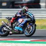 Pata Maxus Yamaha versenyzői Andrea Locatelli és Jonathan Rea készülnek a 2025-ös Superbike-vb francia futamára Magny-Cours-ban.
