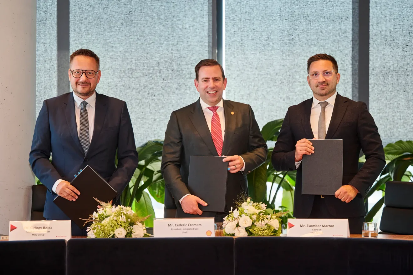 MOL-csoport és a Shell között aláirás, hogy tovább erősitsék az európai energiaellátás rendszerét. MOL Aphrodite gázmező, Hernádi Zsolt és a Shell elnöke.
