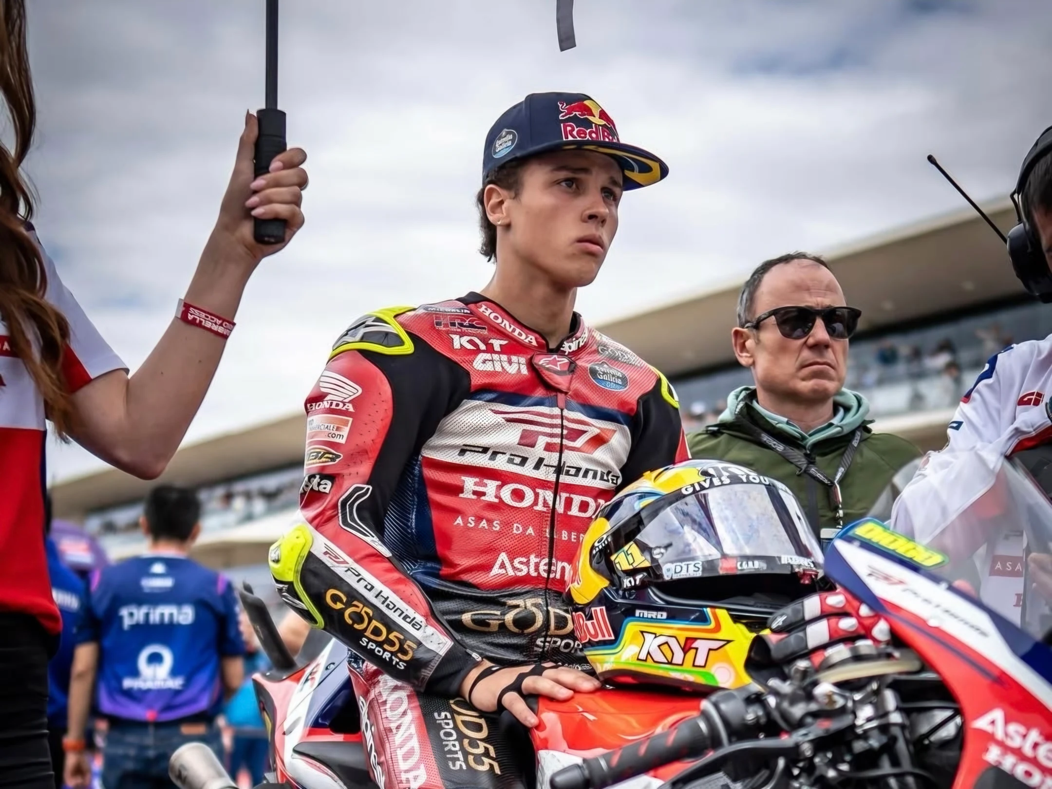 Diogo Moreira MotoGP-versenyző a rajtrácson