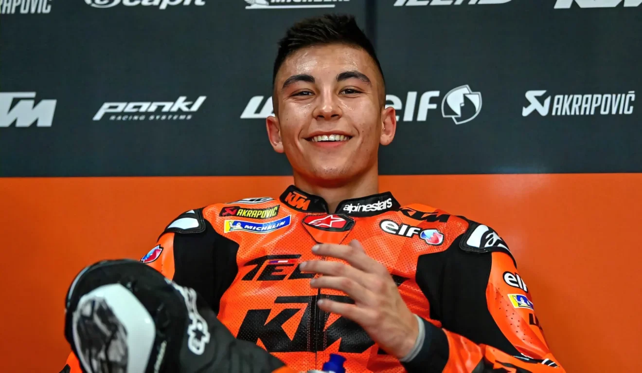 Raúl Fernández MotoGP-versenyző pályafutása során a KTM és az Aprilia motorjaival is versenyzett a királykategóriában.