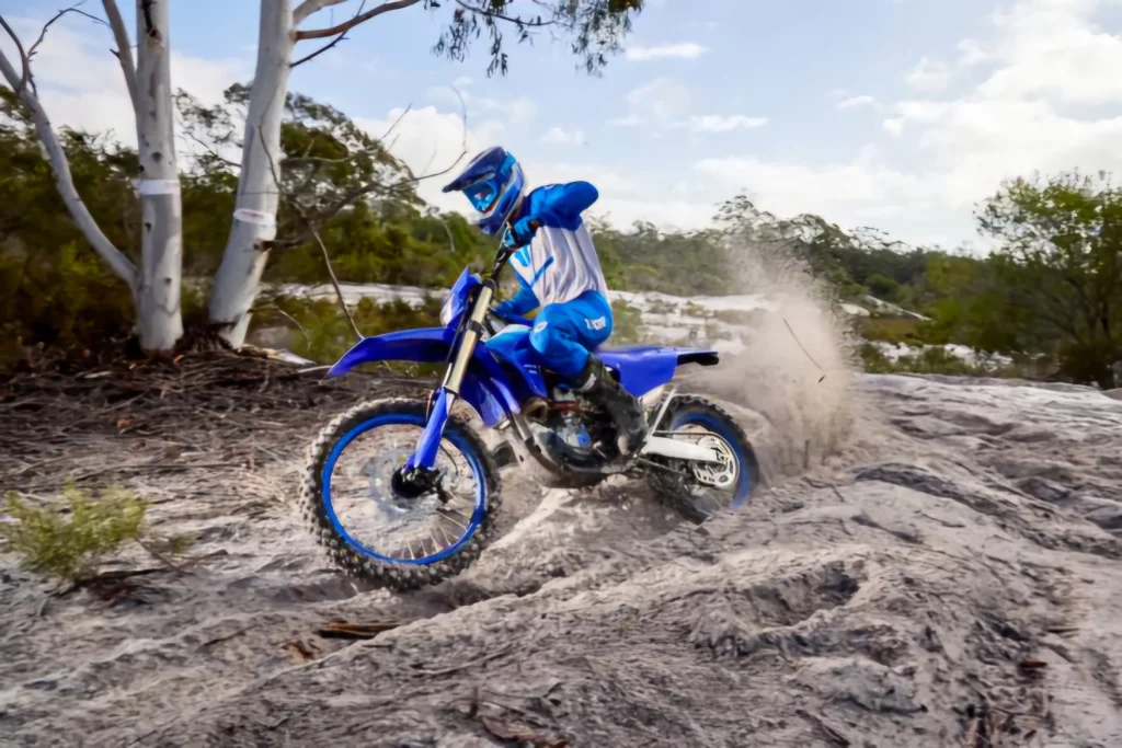 2027-es Yamaha WR250F enduró motor terepen