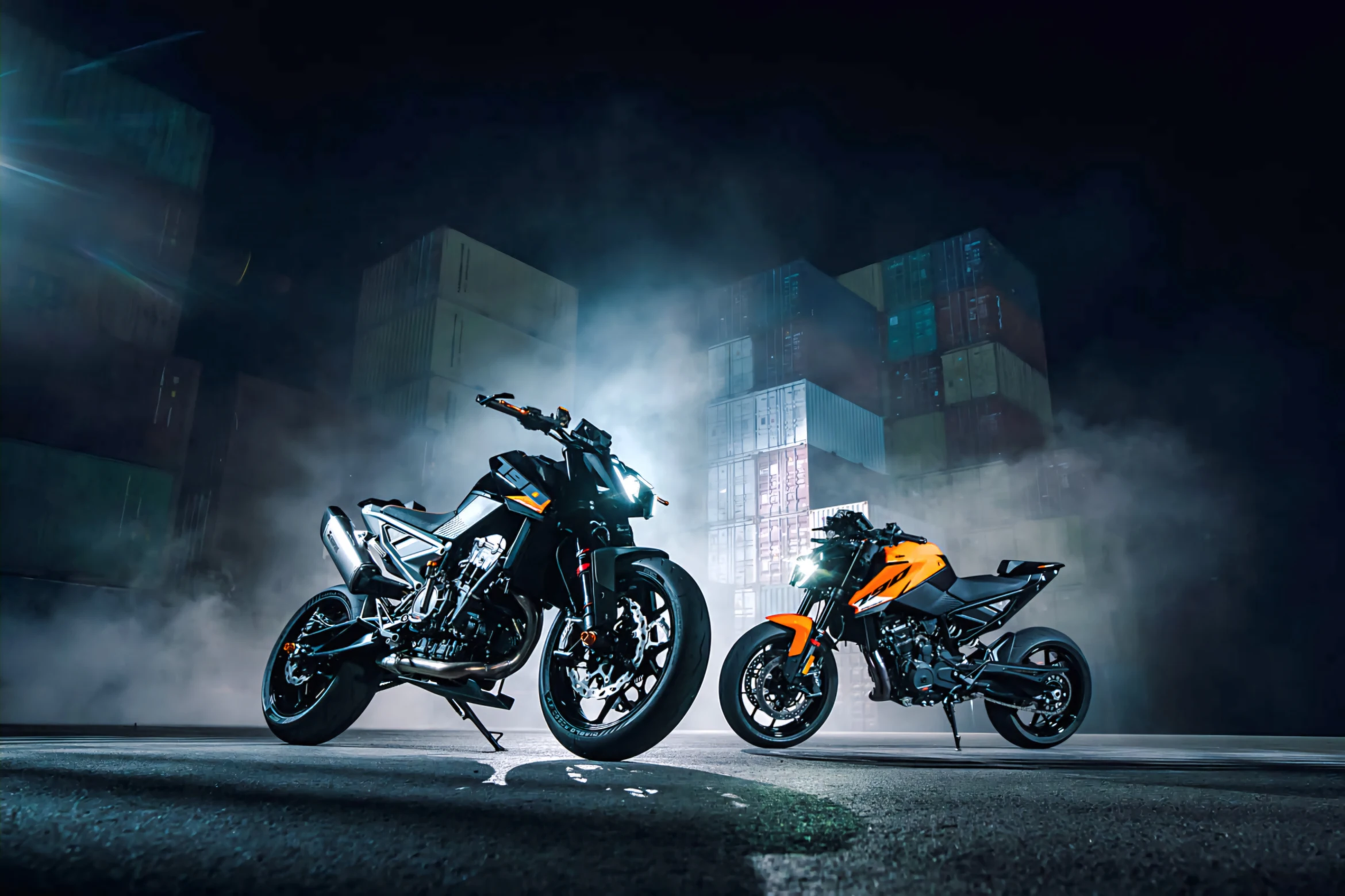 2027-es KTM 790 Duke narancssárga és fekete változatban