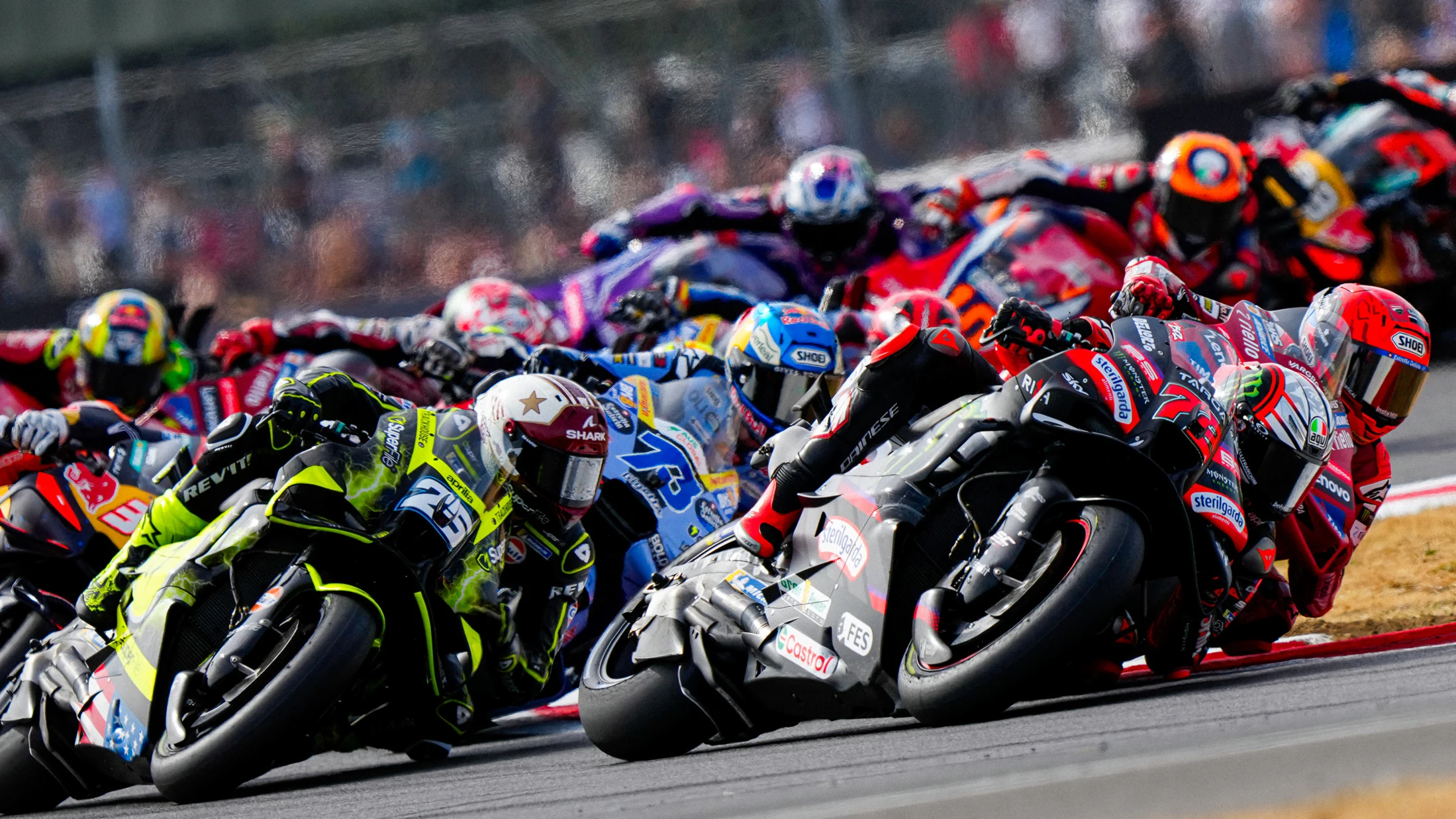 A MotoGP mezőnye verseny közben a 2026-os szezonban