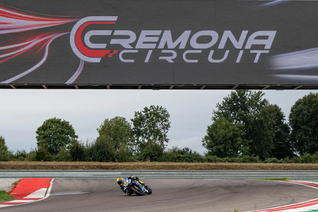 Andrea Locatelli a Pata Maxus Yamaha versenyzőjeként a cremonai WorldSBK-forduló előtt