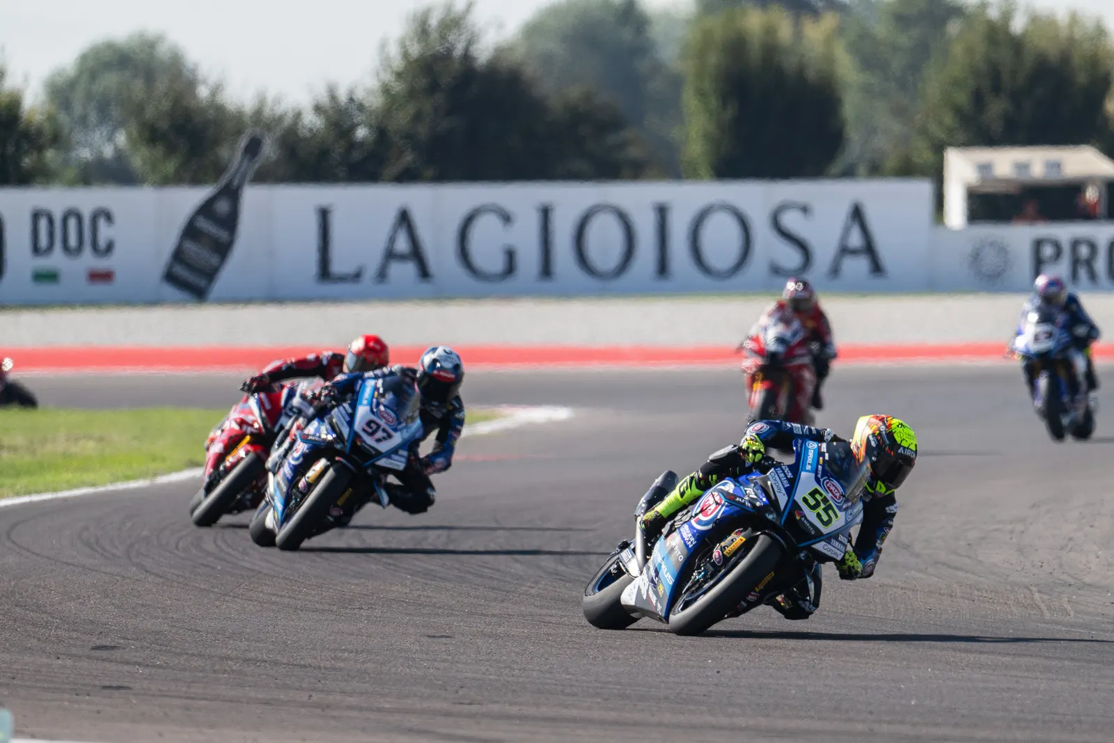 Andrea Locatelli a Pata Maxus Yamaha R1 WorldSBK motorjával Cremonában