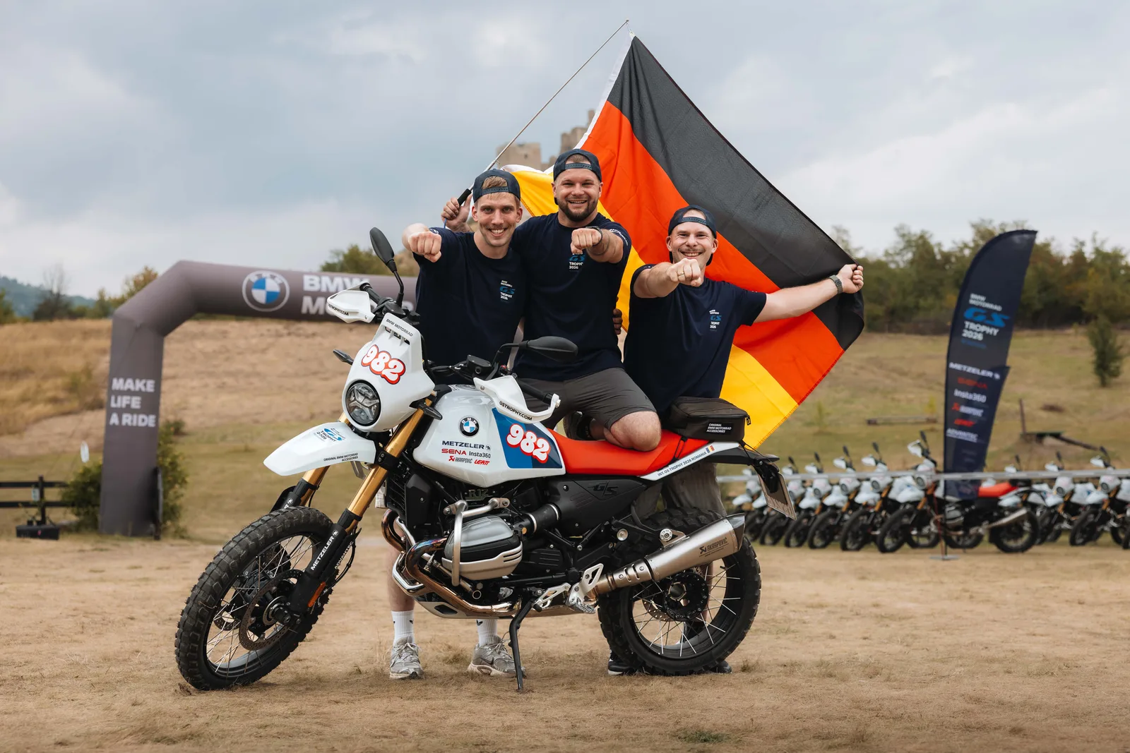 A BMW GS Trophy 2026 férfi győztes német csapata, Fabi Fenner, Norman Pleissner és Flo Thomann