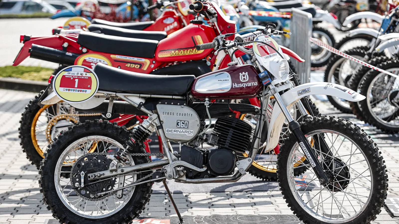 Veterán endurómotorosok az FIM Enduro Vintage Trophy versenyén