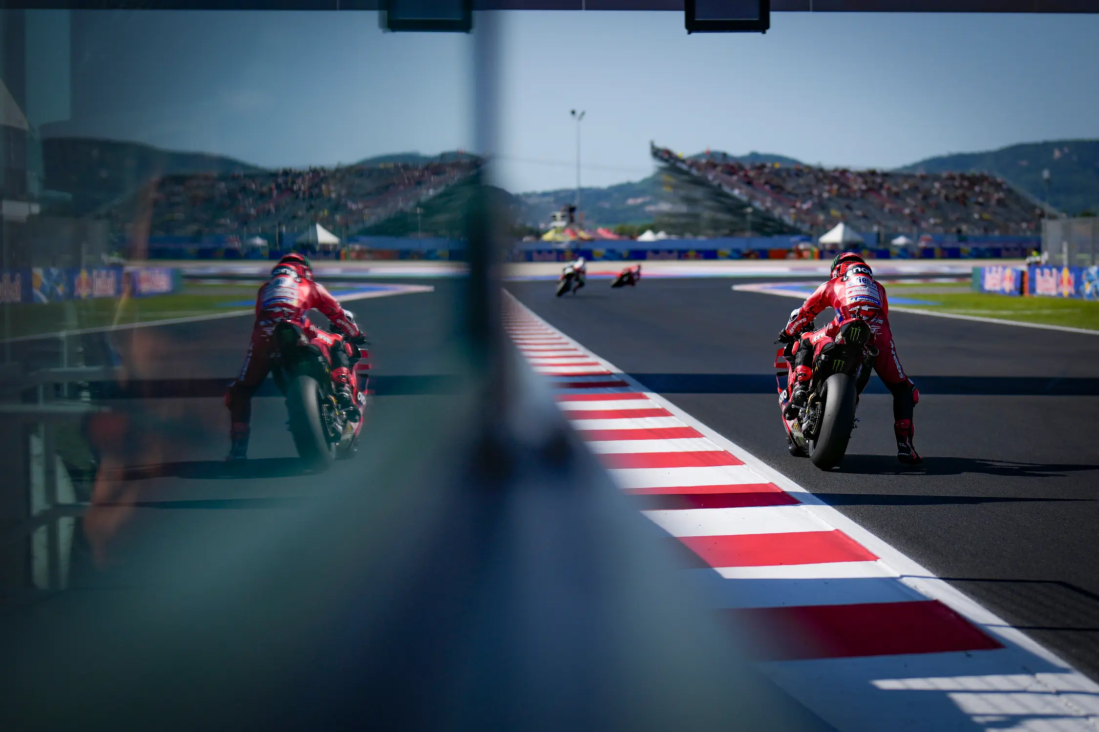 Francesco Bagnaia a Ducati MotoGP-motorjával Misanóban