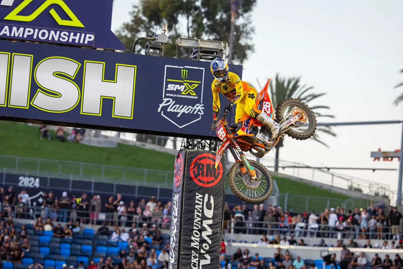 Jorge Prado a Red Bull KTM Factory Racing motorjával a 2026-os Los Angeles-i SMX Playoff 2 futamon