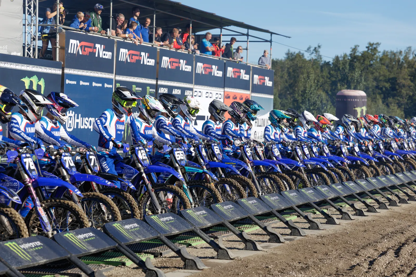 Fiatal Yamaha motocrossversenyzők az YZ BLU CRU programban
