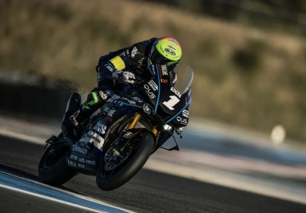 Az 1-es rajtszámú YART Yamaha versenymotor a 2026-os Bol d’Or hétvégéjén
