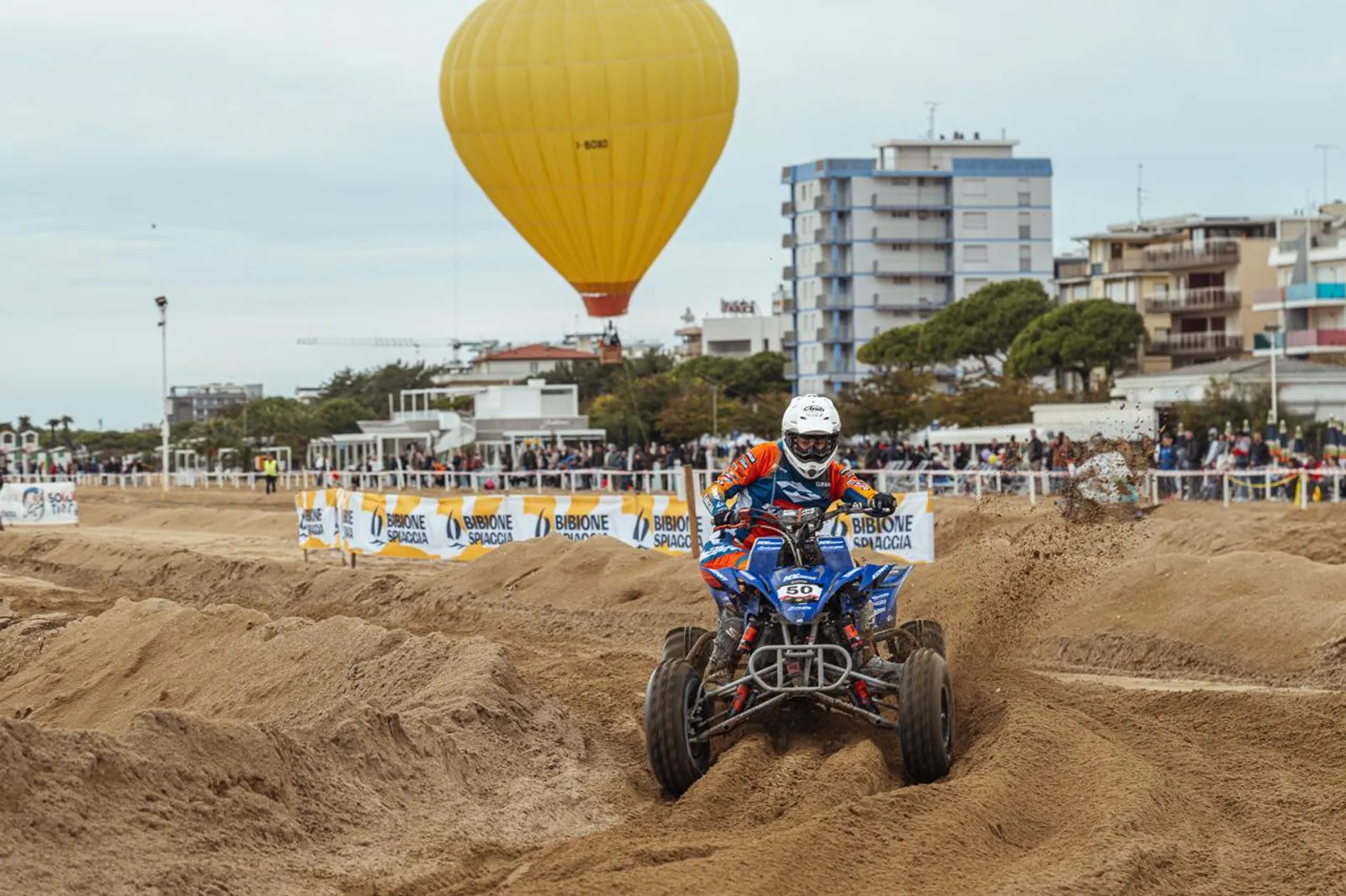 Bibione Sand Storm 2026 – Randy Naveaux quad győzelem Randy Naveaux a quados mezőnyben a 2026-os Bibione Sand Storm homokverseny hivatalos sajtófotóján