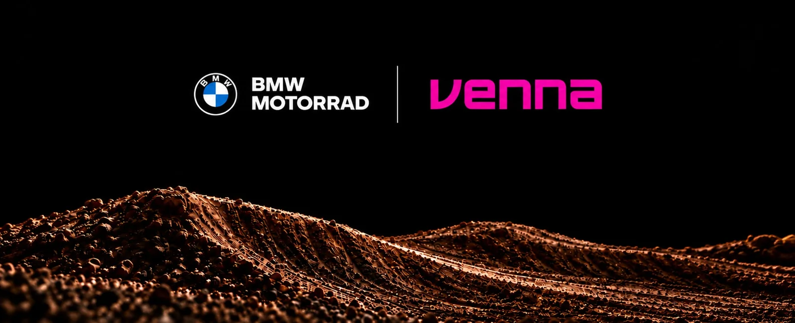 A BMW Motorrad és a Venna együttműködéséről kiküldött eredeti gyári sajtófotó széles kivágata
