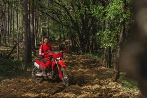 Antoine Méo és a Ducati Desmo450 EDS a 100. FIM 6DAYS együttműködés kapcsán