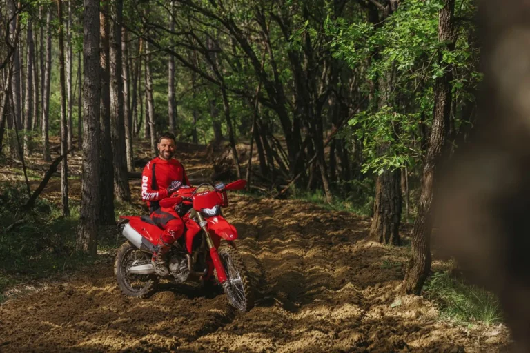 Antoine Méo és a Ducati Desmo450 EDS a 100. FIM 6DAYS együttműködés kapcsán