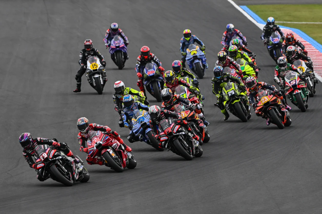 A MotoGP 2027-es új hétvégi formátumának hivatalos sajtóképe