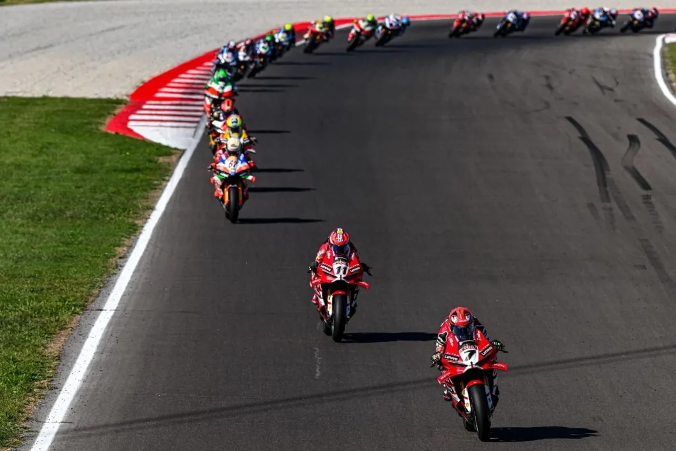 WorldSBK versenymotorok az Estoril forduló sajtóanyagában