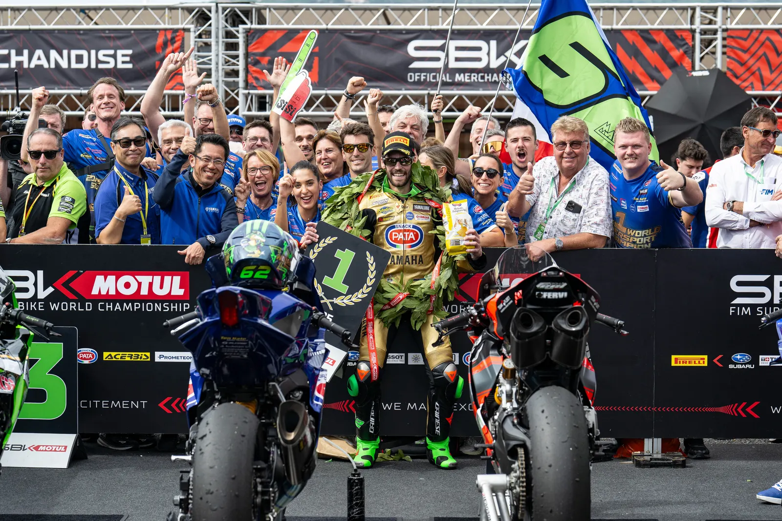 Yamaha Motor Europe és Ten Kate Racing 2026-os közös sajtófotó
